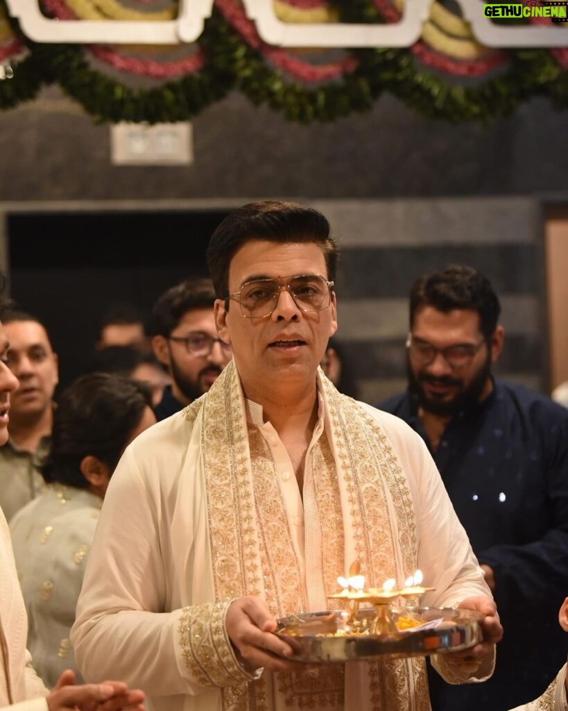 Karan Johar Instagram - Happy Diwali from all of us at @dharmamovies @dharmaticent @dharma2pointo @dcatalent … may the universe shower you with abundant joy,,, peace of mind and the best physical and mental health….. ❤️❤️❤️❤️❤️❤️