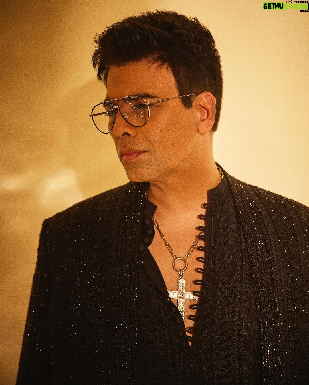 Karan Johar Instagram - Shine on! It’s the season to….. styled by @ekalakhani in @farazmanan 📷 @sheldon.santos