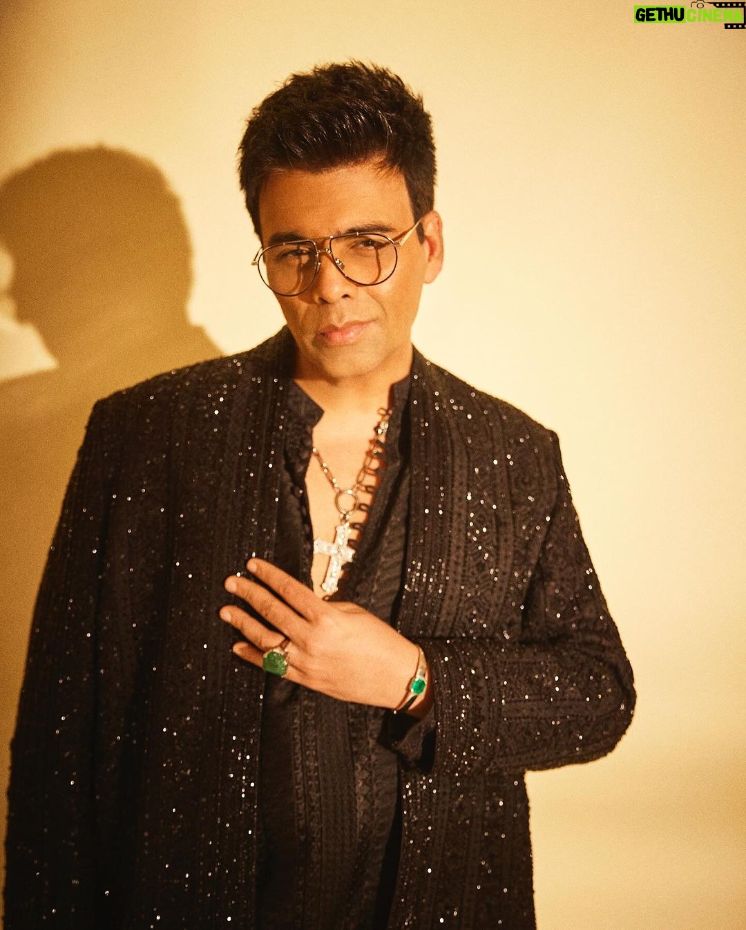 Karan Johar Instagram - Shine on! It’s the season to….. styled by @ekalakhani in @farazmanan 📷 @sheldon.santos