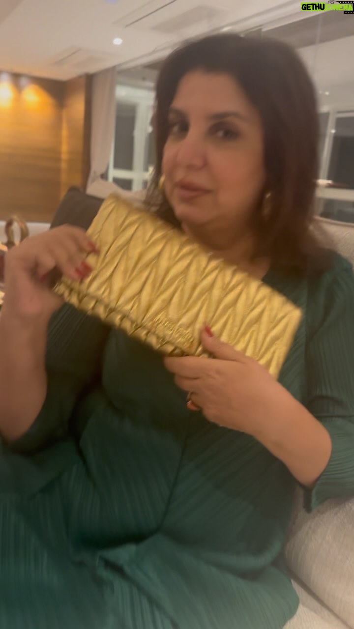 Karan Johar Instagram - A miracle … a shocker…. A truly NEW year!!!! Watch out for @farahkhankunder #newfashionista #karah