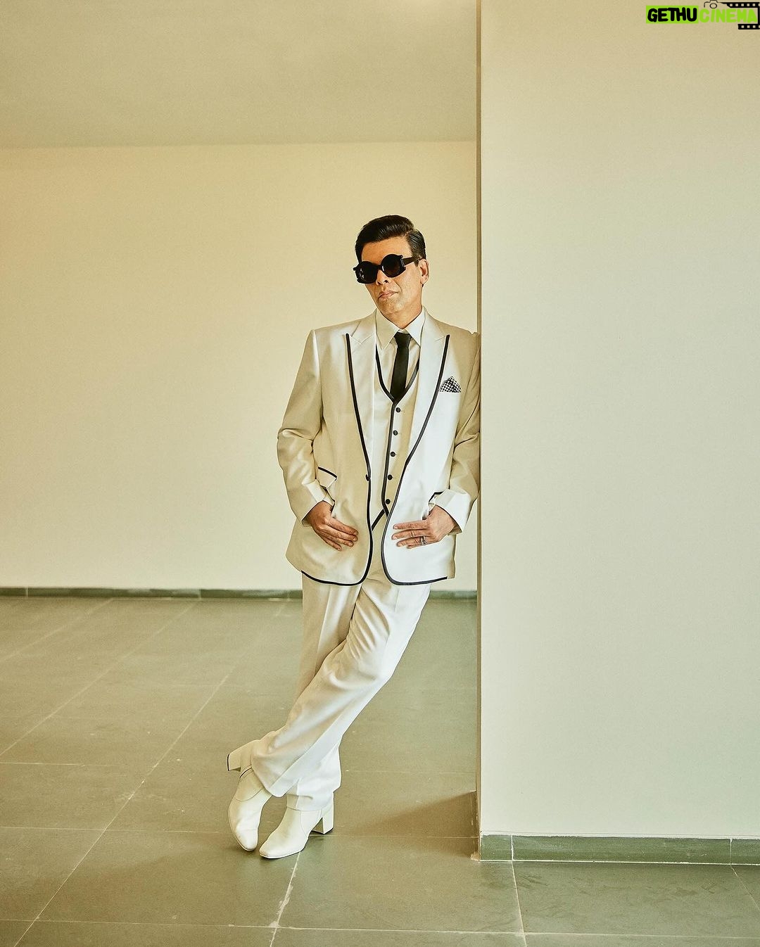 Karan Johar Instagram - Whitewashed!!!! Styled by @ekalakhani in @rohitgandhirahulkhanna 📷 @sheldon.santos