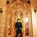 Karan Johar Instagram - For the season finale of #koffeewithkaran in @balmain styled by @ekalakhani 📷 @thehouseofpixels