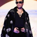 Karan Johar Instagram - I have known Nandi for decades now, and walking today is not just about fashion, it’s about friendship, love and a retrospective reflection of the past. The first time I ever walked on the ramp was for Nandi, and this time around it’s equally special. Nandita’s versatile designs from 20 years ago are relevant even today, and will remain so for the next 20!!! @nanditamahtani … big love to you always!!!! 📷 @thehouseofpixels styling team @team___e @ekalakhani designed by @nanditamahtani managed by @len5bm