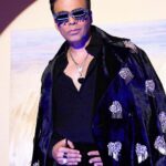 Karan Johar Instagram - I have known Nandi for decades now, and walking today is not just about fashion, it’s about friendship, love and a retrospective reflection of the past. The first time I ever walked on the ramp was for Nandi, and this time around it’s equally special. Nandita’s versatile designs from 20 years ago are relevant even today, and will remain so for the next 20!!! @nanditamahtani … big love to you always!!!! 📷 @thehouseofpixels styling team @team___e @ekalakhani designed by @nanditamahtani managed by @len5bm