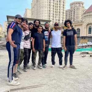 Karan Kapadia Instagram - It's a Wrap 😀
Thankyou Team ❤️
@karankapadiaofficial 
@mikhailanand 
@adamjaimalvi 
@tiwaryji_11 
@krrishkhosla20 
@mananpanchal104 
@gauhar_abbas01