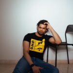 Karan Kapadia Instagram - 📸 - @bharat_rawail 🧥- @priyaaa24 assisted by @bhatiapankti_ ✍️- @vishu.raj.put 🧔🏻- @vikramaj85_hair