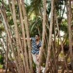 Karan Kapadia Instagram – I like trees.

📸 – @bharat_rawail 
🧥- @priyaaa24 assisted by @bhatiapankti_ 
✍️- @vishu.raj.put
🧔🏻- @vikramaj85_hair