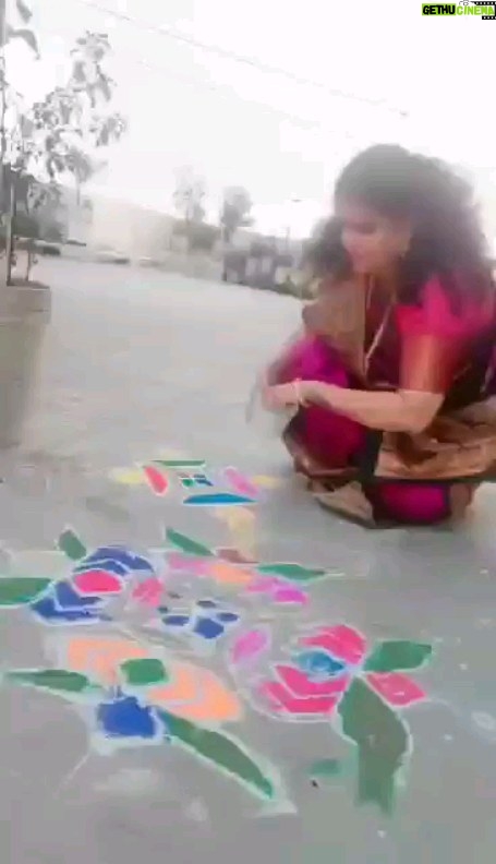 Karate Kalyani Padala Instagram - సంక్రాంతి పండుగ అంటే ఇలాగే ఉంటుంది మరి...నా మిత్రులకు శ్రేయోభిలాషులకు హిందు బంధువులు. అందరికీ మరొక్కసారి మకర సంక్రాంతి శుభాకాంక్షలు.. పౌష్య లక్ష్మి మి ఇంట తాండవం అడలని కోరుకుంటూ...సర్వేజనా సుఖినోభవంతు ♥️♥️🥰🥰🥰🚩🚩🙏🏻🙏🏻🙏🏻🎉🎉🎉🌹🚩