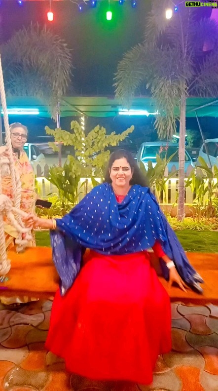 Karate Kalyani Padala Instagram - అమ్మ చిన్నప్పుడు ఉయాల లో ఉపినప్పుడు నాకు తెలియని వయస్సు ....ఈప్పుడు మా అమ్మ ఉయాల ఊపితే నేను మా ఇంటి యువరాణి లా ఫీల్ అయ్యాను ఎంతైనా అమ్మ అమ్మే అమ్మ వడిలో చిన్నపిల్లనే ఎంత ఎదిగినా i love you maa🤩🤩🤩😍😍😍😍😍😍😍😍😍😍😍🤩🤩🤩🤩