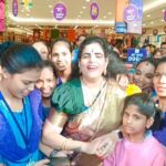 Karate Kalyani Padala Instagram - పలసా లో షాపింగ్ మాల్ లో ఫ్యాన్స్ తో ఫన్ అన్నమాట...🤩🤩🤩🤗🤗🤗🥰🥰🥰😁😁🎉🎉🔥🔥😍😍😍😍😍