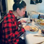 Kareena Kapoor Instagram - No one ever come between me and my Chinese food….🙊😳😀😀 I take it very seriously… #Foodie for life#Kapoors and their food❤️