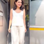 Kareena Kapoor Instagram - A little skincare goes a long way 🌈🌟💫 #QuenchWithKareena #QuenchBotanics #Collaboration