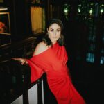 Kareena Kapoor Instagram - Ready to paint the town red with @bergerpaintsindia ❤️ #Ad