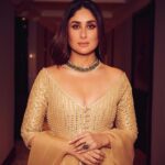 Kareena Kapoor Instagram - Dadasaheb Phalke International film festival award 💛 Jaane Jaan forever💛💛💛 @jaideepahlawat @itsvijayvarma @sujoyghoshofficial @jayshewakramani @akshaipuri @abujanisandeepkhosla @rheakapoor @makeupbypompy @savleenmanchanda @kunalgupta91