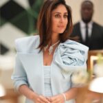 Kareena Kapoor Instagram - A fantastic day in Qatar at the Doha Jewelry & Watches Exhibition 20th Edition 🩵🇶🇦 @djwe.qa @visitqatar #DJWE20 #DJWE #VisitQatar #DohaJewelleryandWatchesExhibition Doha Exhibition and Convention Center - DECC