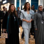 Kareena Kapoor Instagram - A fantastic day in Qatar at the Doha Jewelry & Watches Exhibition 20th Edition 🩵🇶🇦 @djwe.qa @visitqatar #DJWE20 #DJWE #VisitQatar #DohaJewelleryandWatchesExhibition Doha Exhibition and Convention Center - DECC