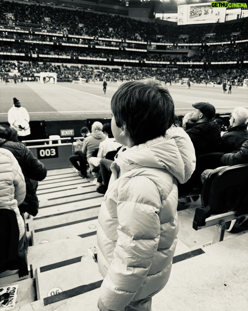 Kareena Kapoor Instagram - 23-12-2023🖤 Tottenham Hotspur Stadium🖤