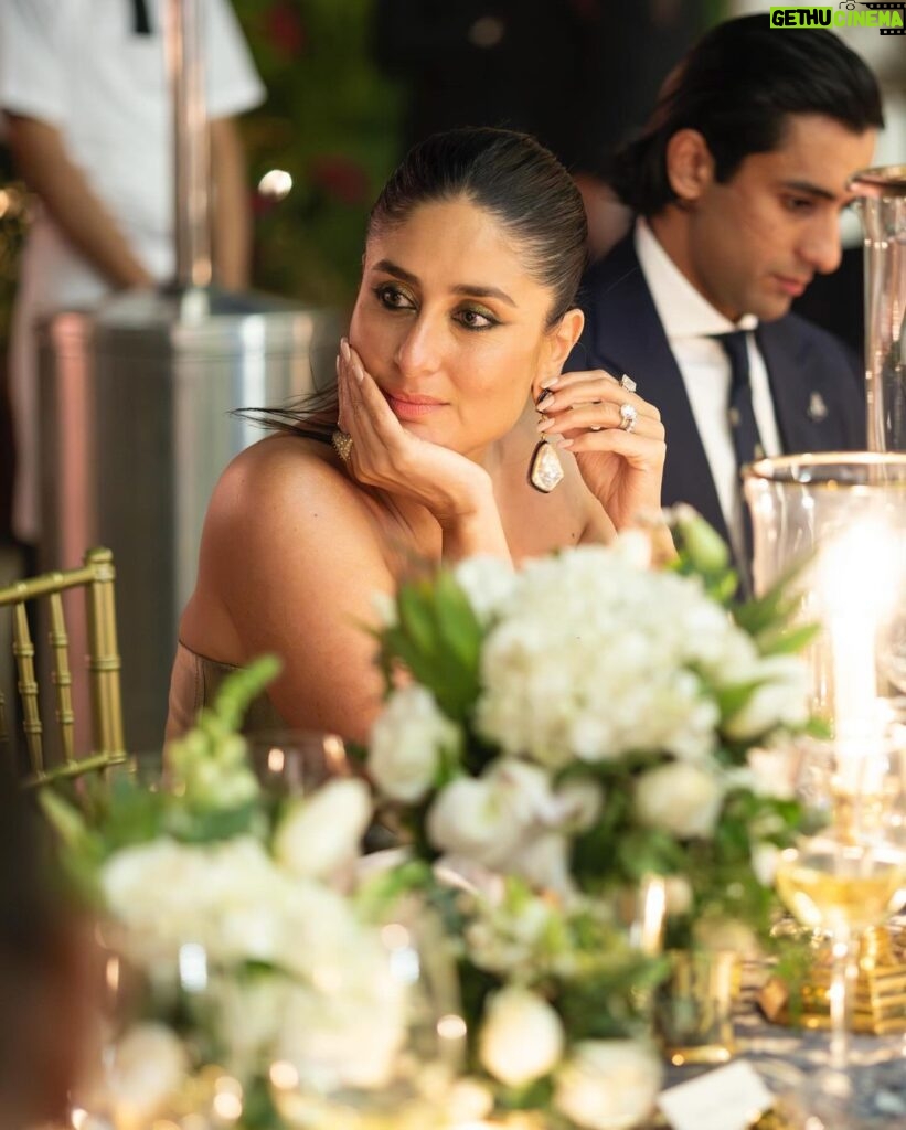 Kareena Kapoor Instagram - Ralph Lauren is timeless… whether it’s the working woman polo shirt, the luxe sporting cricket sweater, or the classic black dress. To me, it’s just everything that represents comfort and warmth… A family favourite for sure💛 A GOLDEN NIGHT INDEED 💛💛💛 @princessdiyakumarifoundation, @pachojaipur @gauravikumari @ralphlauren @collectiveindia #collaboration #RalphLauren P.S. Swipe till the end for 🎶, Sinnerman by my all time lover Nina Simone