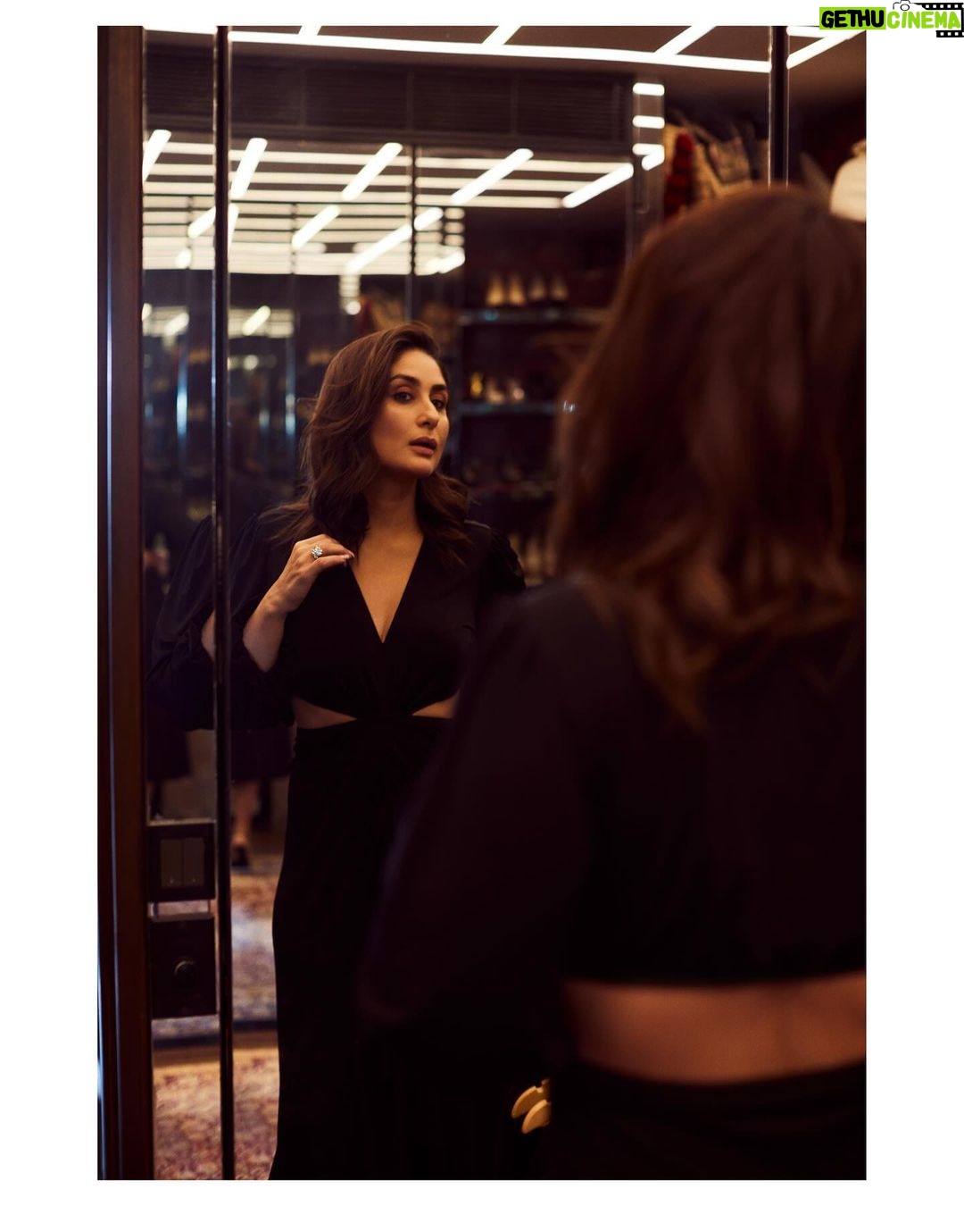 Kareena Kapoor Instagram - Last night in my closet 🖤