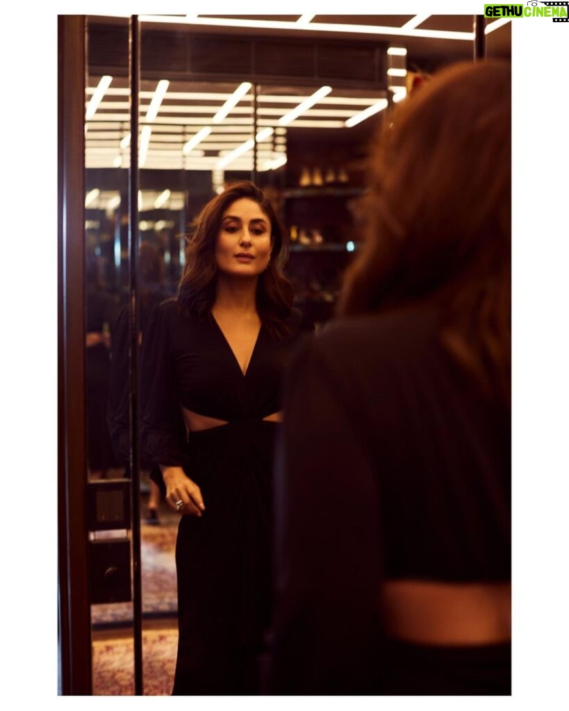 Kareena Kapoor Instagram - Last night in my closet 🖤