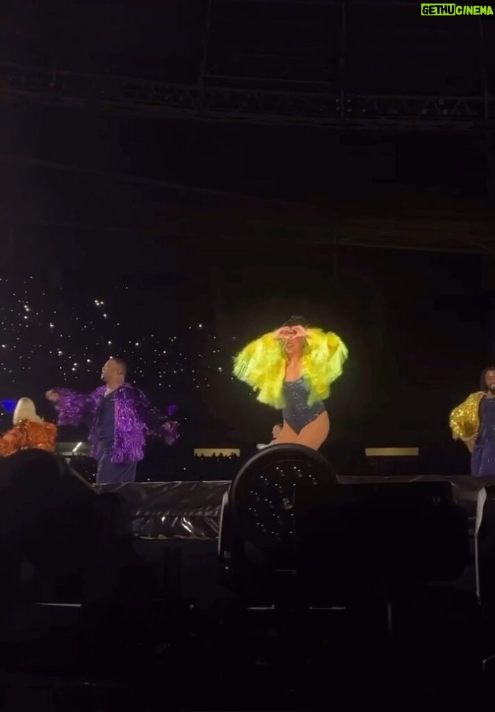 Karen Chuang Instagram - November 22, 2023 :: Thank you, Rio, for 3 unforgettable shows! I’ll always remember how beautifully intense and passionate the audience was. I loved getting to dance with you ♥️ Shoutout to @oruejessica_ for capturing this video of “Karma” in Rio De Janeiro ✨ #erastour #karma #riodejaneiro #brazil #dancer #midnights