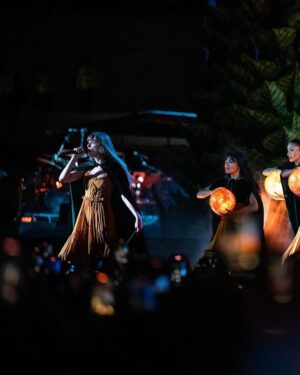 Karen Chuang Instagram - November 17, 2023 :: Feeling the magic and anticipation in the air for Night 1 in Rio de Janeiro ✨ SEE YOU SOON BRAZIL 🇧🇷

Thank you Emily (@lilredheadxo) for sharing this photo from Buenos Aires with me! Please tag if you know the original photographer! 

#brazil #erastour #riodejaneiro