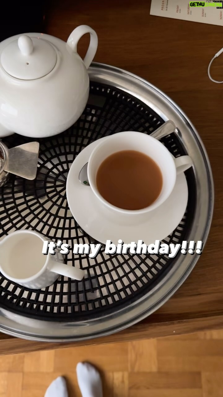Karen Gillan Instagram - Ima do what I like