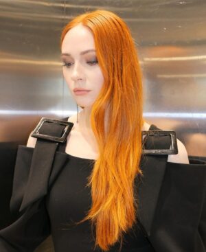 Karen Gillan Instagram - Guardians of the Galaxy press tour serving you look number 1
#guardiansofthegalaxyvol3 

Styled by @rebeccacorbinmurray 
Make up @jennakristina 
Hair @bobbyeliot