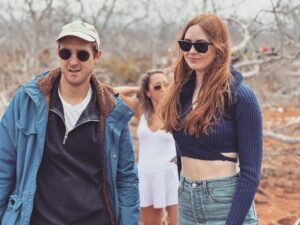 Karen Gillan Instagram - A couple of Ponds in the Galapagos PART 1 🐢 🐢