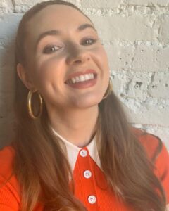 Karen Gillan Instagram - 🍓 Styling @rebeccacorbinmurray Hair @thedavidcruz Make up @tyronmachhausen Look @joostricot