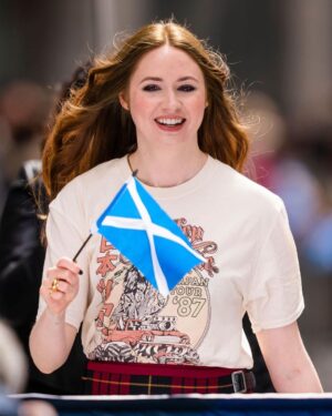 Karen Gillan Instagram - Such an honor and an absolute BLAST to be the Grand Marshal for this years Tartan Day Parade in New York City. 

We celebrated all things Scottish in my exquisite kilt made by the talented as hell @howiekilt 

Thanks for having me Tartan Day!!! 

#tartandayparade