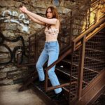 Karen Gillan Instagram - Haven’t posed in while, as you’ll see if you dare to swipe 🤗