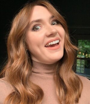 Karen Gillan Instagram - Press for a little something we are cooking up for you in the MCU 😉 

Styling @karlawelchstylist 
Make up @missjobaker 
Hair @kyleeheathhair