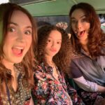 Karen Gillan Instagram - 🇬🇧 UK are you ready for some Gunpowder Milkshake?!! Watch RIGHT NOW in cinemas and at home on @skytv movies!!! It’s an…explosively fun time. Sorry. But WATCH IT 👀!!! Also, swipe for singing. #gunpowdermilkshake @iamlenaheadey @michelleyeoh_official @im.angelabassett @chloecolemanact @carlagugino Berlin, Germany