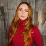 Karen Gillan Instagram – The Guardians touch down in New York City 🍎 #guardiansofthegalaxyvol3 @marvelstudios 

Styling @rebeccacorbinmurray 
Hair @thedavidcruz 
Make up @kaleteter New York, New York