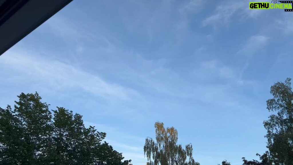Kari Hietalahti Instagram - Led in the Sky 🎈 • #zeppelin #ledzeppelin Ullanlinna