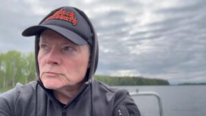 Kari Hietalahti Instagram - Before the rain ☔️ Hi ho lets go fishing 🦆 
•
#pikeperchfishing #trolling #blacksabbath #yamarincross57br #yamahamotorfinland #varusteleka  #opminternational