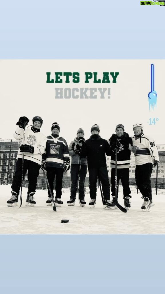 Kari Hietalahti Instagram - Baby its hot in here, lets play hockey🐧 -14 °C • #dudeislandpenguins🐧 #urbanhockey #pipolätkä #freezeframe Jätkäsaari