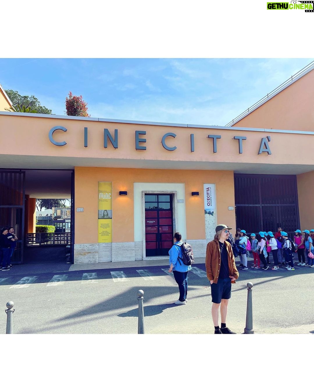 Kari Hietalahti Instagram - 🎥Cinecittà Film Studios🎞️ The place where magic happens📽️ • #cinecittà #cinecittastudios #italianfilm #fellini #martinscorsese #annamagnani #sophialoren #ladolcevita #teatrono5 #ginalollobrigida💗 #quavadis #benhur #gangsofnewyork #quentintarantino #italianfilmindustry #robertobenigni #marcellomastroianni #cleopatra #sergioleone Cinecittà Studios