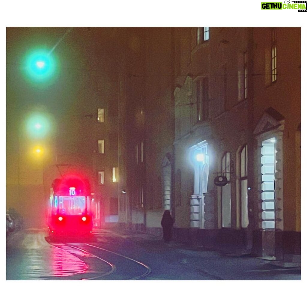 Kari Hietalahti Instagram - Spora in the Fog 🚃 • #helsinkibynight #stadi #spora #thefog #johncarpenter #nightshot Tarkk'ampujankatu