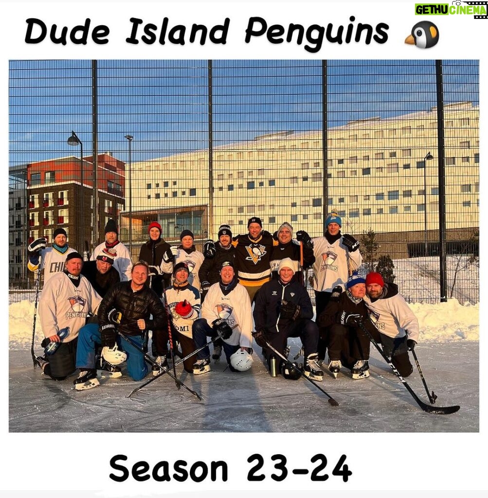 Kari Hietalahti Instagram - Go Go Penguins 🐧 Season is on! • #dudeislandpenguins #pipolätkä #jätkäsaarenpingviinit #hockeyplayers Jätkäsaari