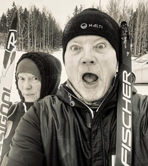 Kari Hietalahti Instagram - Herregud! 🦤Säsong öppnad. Skidfitness suger!

#gundeblacksvan 🦤 #14 km✔️ #fiscerski #fischermaastohiihto #fischertwinskin #rossignolskinskis #customski #haltiskiwear #paloheinä #helsinkiskiweeks #xcskiing #suomenlatupaloheinä
