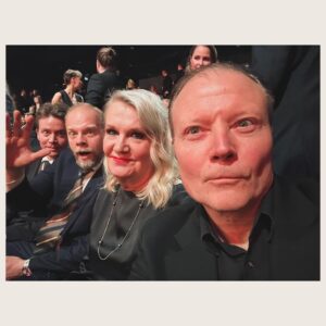 Kari Hietalahti Instagram - Etsijät & Sipoon herttua ❤️teamplayers🐰 
•
#etsijät #sipoonherttua #kultainenvenla #yleareena #ruutu