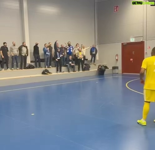 Kari Hietalahti Instagram - Boom!💙🤍 Derby of the capital. 🍁What a show!🎅 Coach is very happy! 😍 Love these guys! Support us @hjkfutsal_official ☝️😄 • #hjkfutsal #hjkhelsinki #forzahjk #forzahelsinki #yellowfilmtv #adidassuomi #futsalkakkonen #futsalhelsinki #klubipääty Kaarela