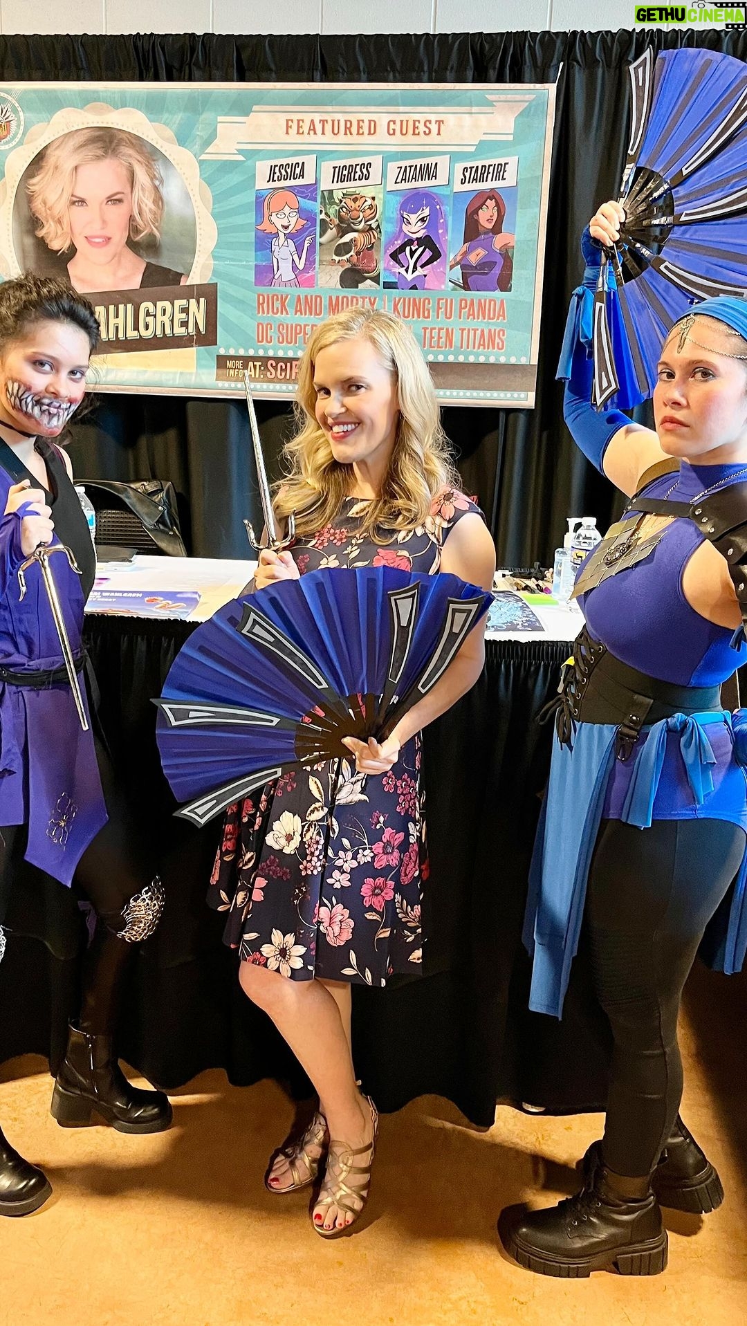 Kari Wahlgren Instagram - Day 2 at @scifivalleycon was even better! 💗 So fun to see all of you at Q&A, stopping by my booth, and all the INCREDIBLE cosplay! 🤩 Meeting more fans and hearing your stories made this day truly memorable. Can’t wait for the final day of this fantastic event! #voiceover #anime #videogames #cartoons #cosplay Sci-Fi Valley Con