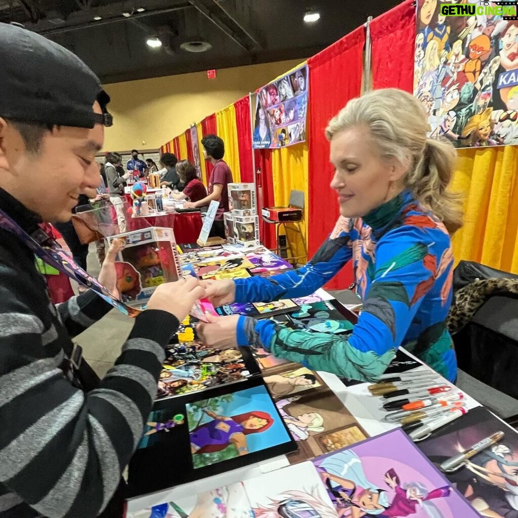 Kari Wahlgren Instagram - 💗A huge heartfelt thank you to everyone at @anime_los_angeles. It was a wonderful weekend and I loved seeing all of you! Here’s hoping we can do it all again next year. PS - huge shoutout to @thekit for my GORGEOUS shirt. I got so many compliments on it today! 😍 #anime #convention #autographsigning #voiceover #fandom #cosplay Long Beach Convention and Entertainment Center