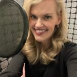 Kari Wahlgren Instagram - Let’s start off this week strong. You can do it! 💗 #mondaymotivation #behindthescenes #voiceover #voiceactor