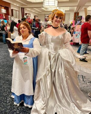 Kari Wahlgren Instagram - Just blown away by the overwhelming kindness and cosplay of the @sabotencon fans here in Phoenix! Thanks for an amazing Day 2…😊💗