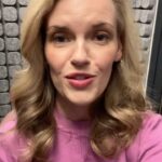 Kari Wahlgren Instagram - Thank you for the upgrade @studiobricks!! Nothing beats that “new booth smell”…😂😆😍