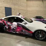 Kari Wahlgren Instagram - WOW! Look at these FLCL and Saber Alter Cars! 😱😍😍 Amazing cosplay and wonderful fans at day two of @kamicon_official! 💗 #convention #anime #fanart #cosplay #fandom #voiceover #videogames